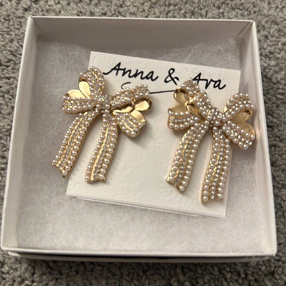 Pearl Bow Earrings